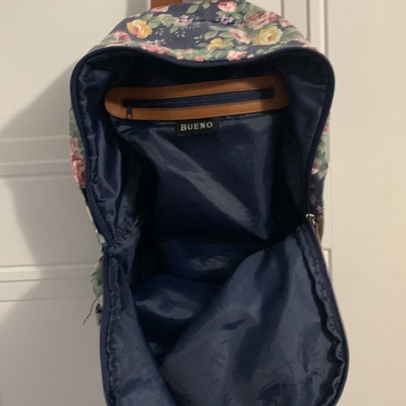 Floral Backpack - Picture 3 of 4